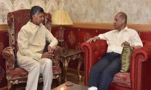 Chandrababu Naidu meets Governor Narasimhan