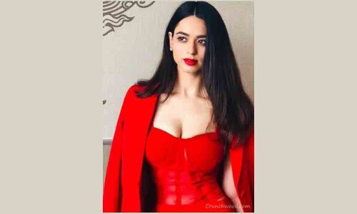 Soundarya Sharma hosts special guest