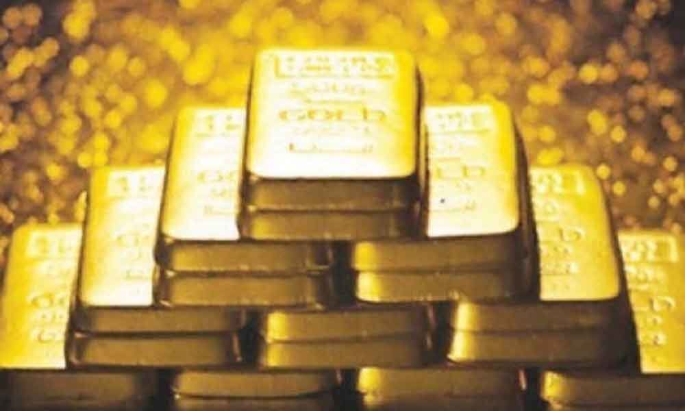 Gold prices move upwards