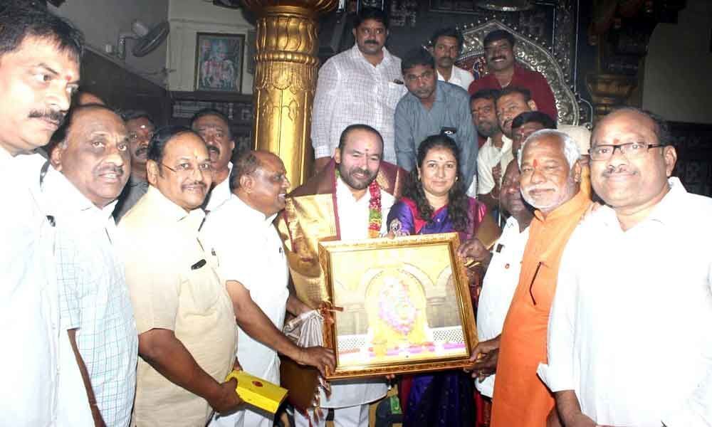 Kishan Reddy visits Sai Baba Temple