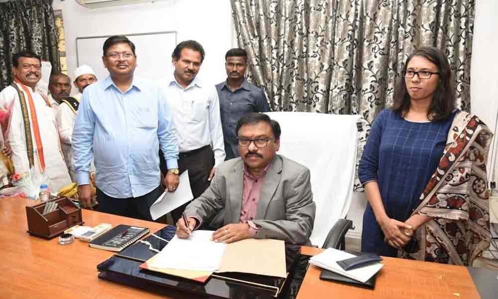 Dr Pola Bhaskara takes charge as Prakasam Collector
