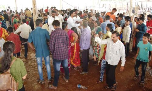 Fish medicine draws thousands from afar