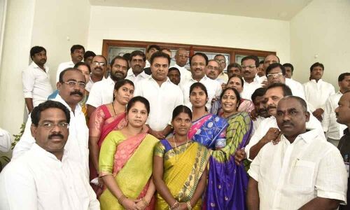 ZP chairpersons meet KTR