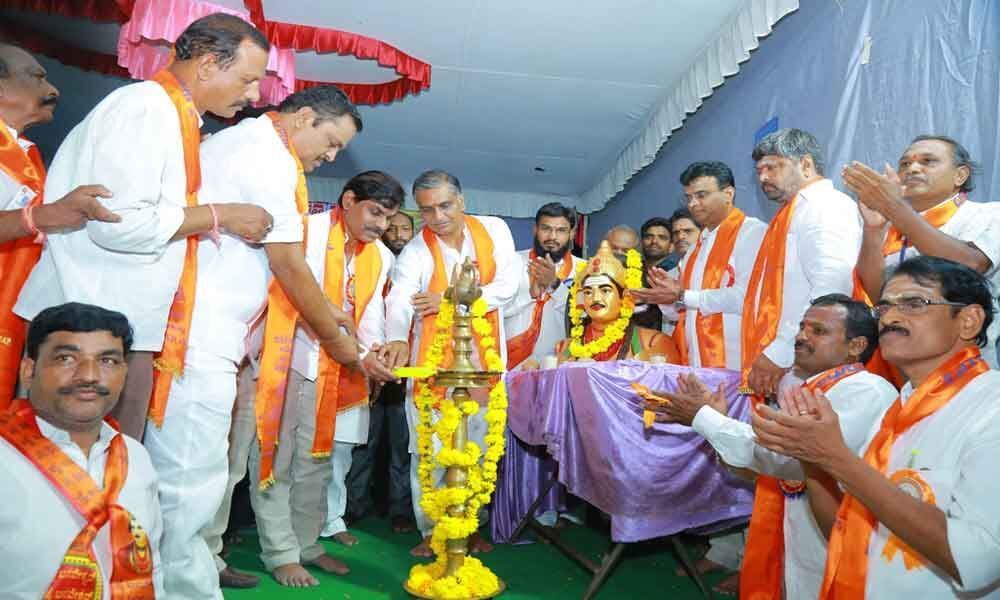 TRS netas vow to work for Lingayats welfare