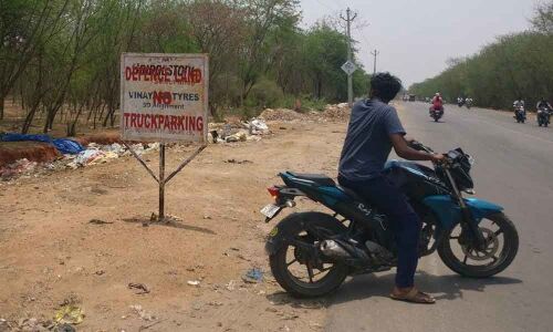 Residents fume over roadside garbage