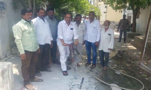 Corporator Dodla Venkatesh Goud inspects UGD reconstruction