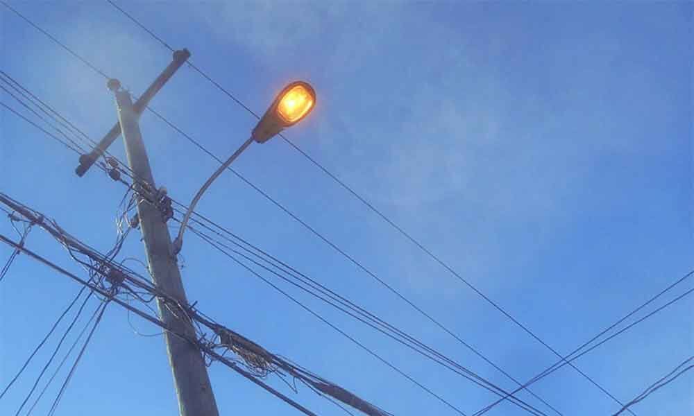 Streetlights remainon during daytime