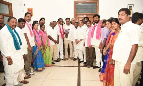 Newly elected ZP Chairpersons meet KTR