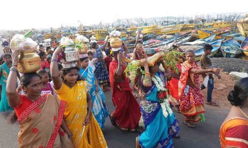 Fisherwomen offer prayers to Ganga ahead of fishing season in Visakhapatnam