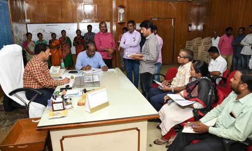 Ensure transparency in ration distribution in Karimnagar