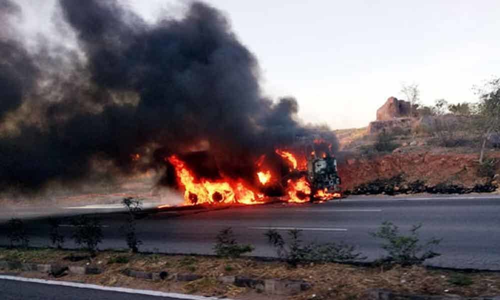 Lorry gutted in Hyderabad, no casualties