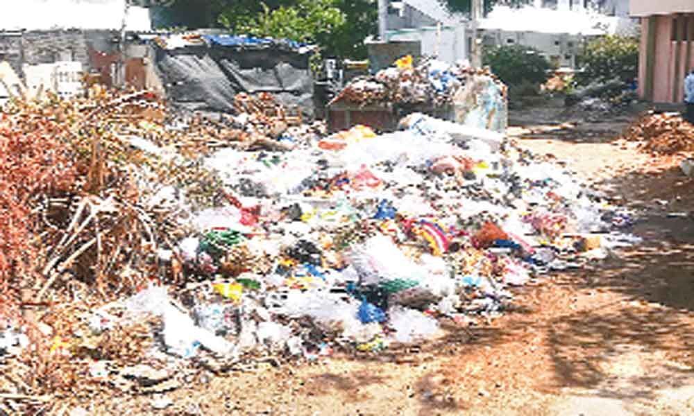 Locals see red over unlifted garbage