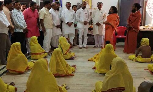 Bandi Sanjay visits Sri Dattagiri Maharaj Ashramam