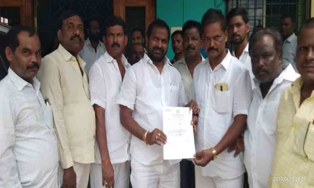 2 lakh from CMRF released for treatment of poor girl in Mahbubnagar