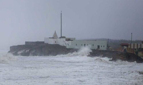 Cyclone Vayu spares Gujarat, strong winds, rain expected to hit western coast