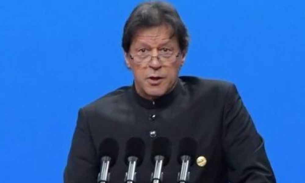 Imran Khan breaks diplomatic protocol at SCO summit