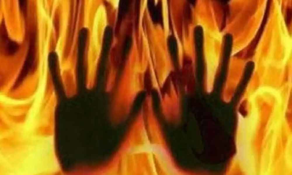 Man sets pregnant wife on fire in Vijayawada