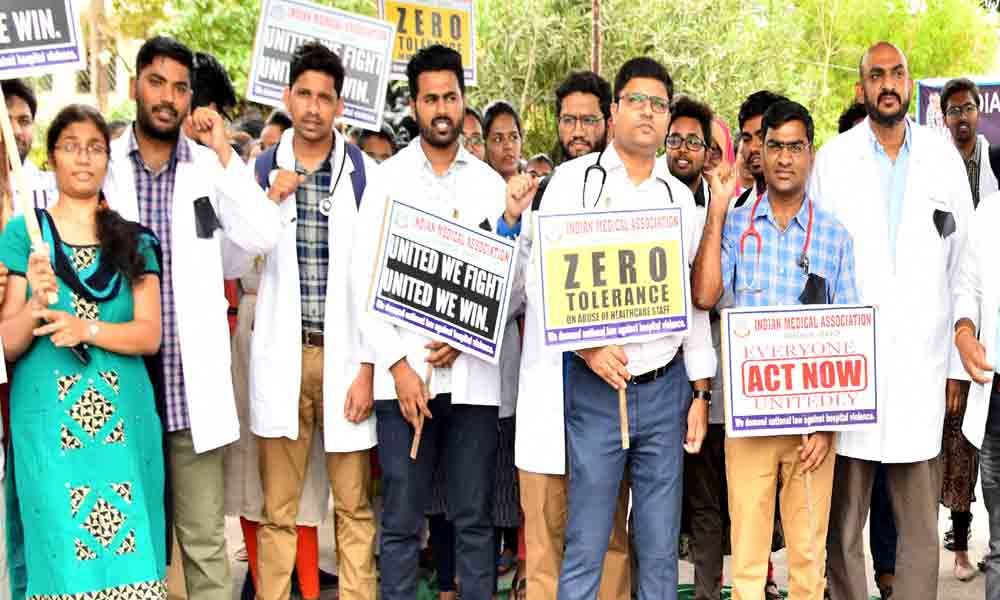 Doctors stage protest over Kolkata hospital violence in Warangal