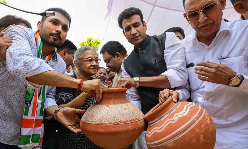 Congress protests water and power shortage in Delhi