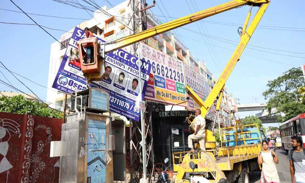 20,000 illegal banners, hoardings pulled down