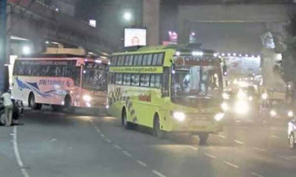 Private buses cannot enter city before 10 pm: Cops