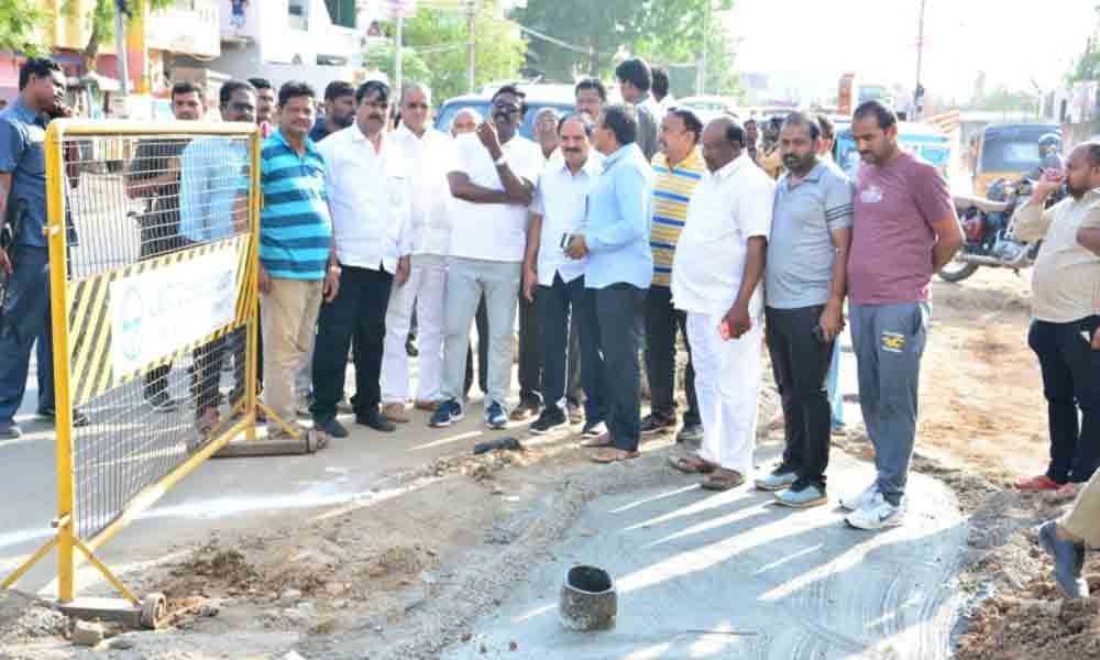 Puvvada Ajay Kumar inspects road construction works at Damsalapuram