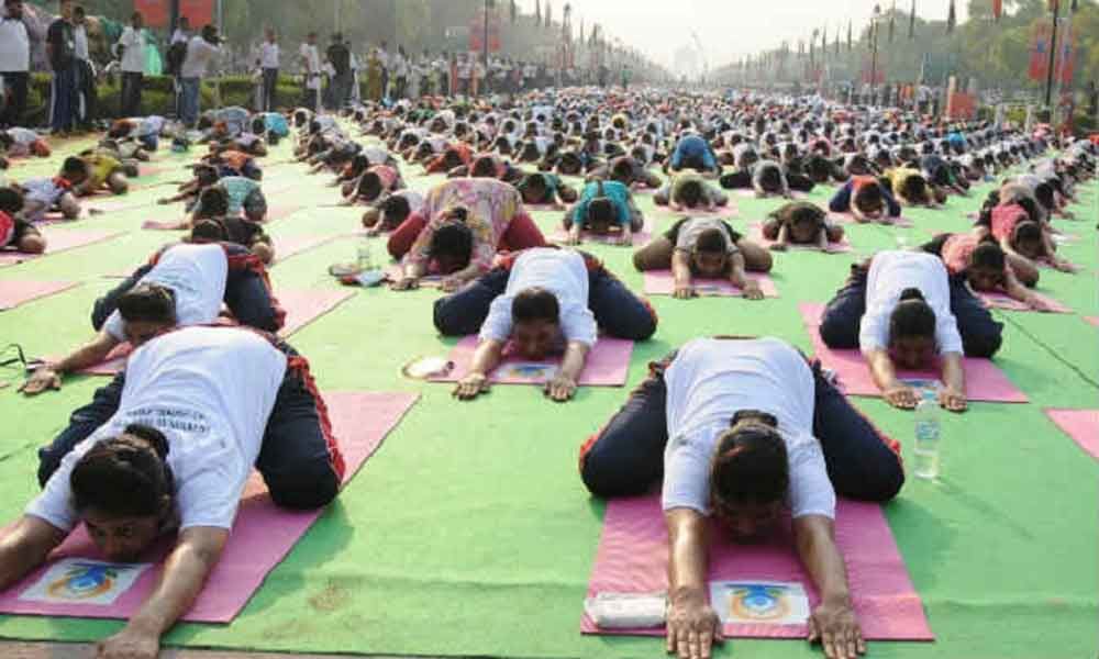 Celebrities, commoners mark International Yoga Day in Maharashtra