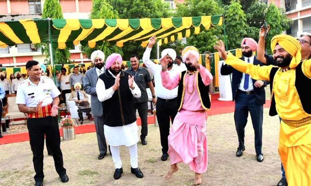 Amarinder celebrates century of family ties with Army