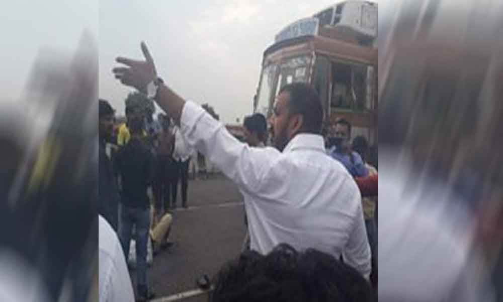 Andhra Minister Anil Kumar Yadav applauded for offering his car to shift accident victims