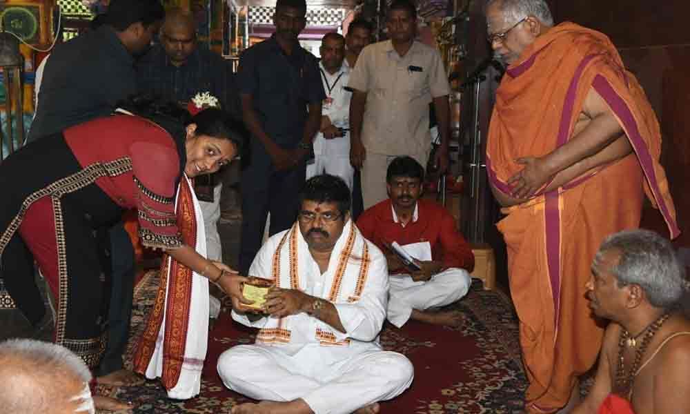Tourism Minister Avanthi Srinivas visits Durga temple