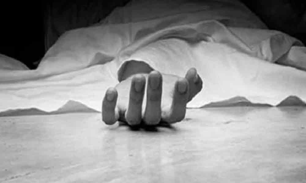 A family of 4 commits suicide in Khammam