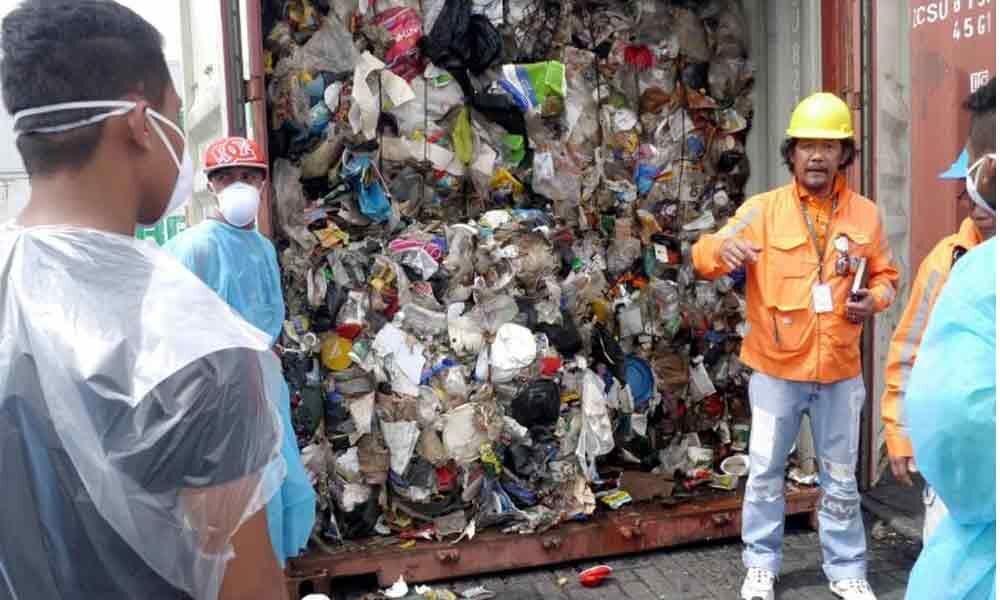 Canada takes garbage back from Philippines, ending long dispute