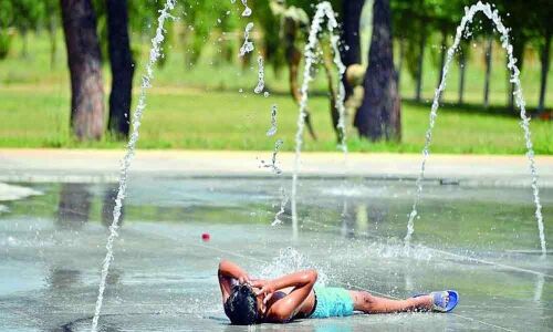 More wildfires hit scorching Spain