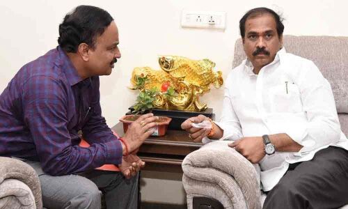 Minister vows to take up purchase of coconuts by NAFED