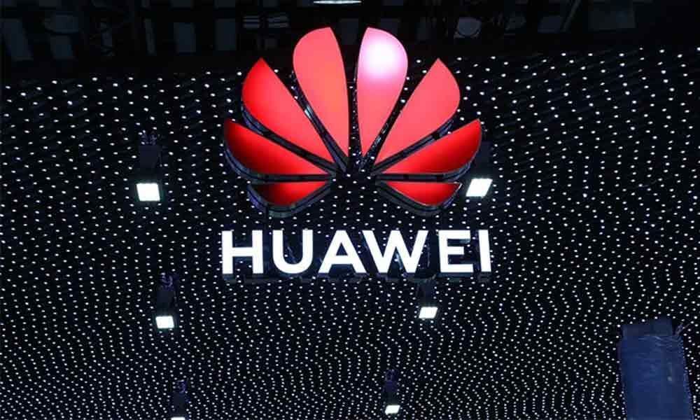 US President Trump lifts ban on Huawei