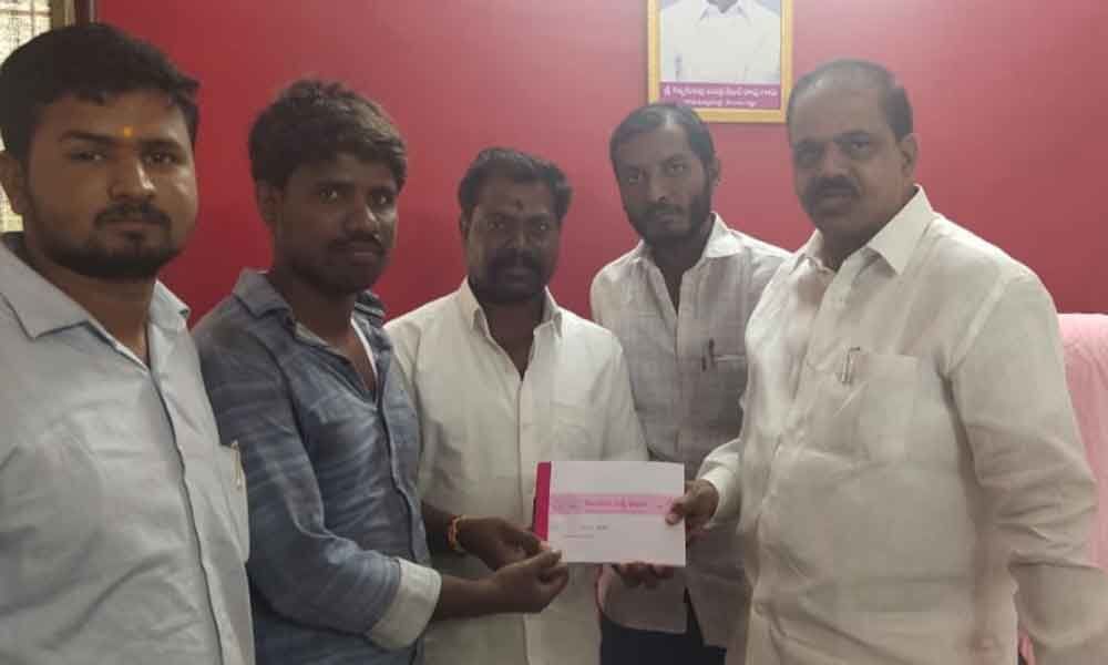 MLA Bhupal Reddy calls upon cadre to register members