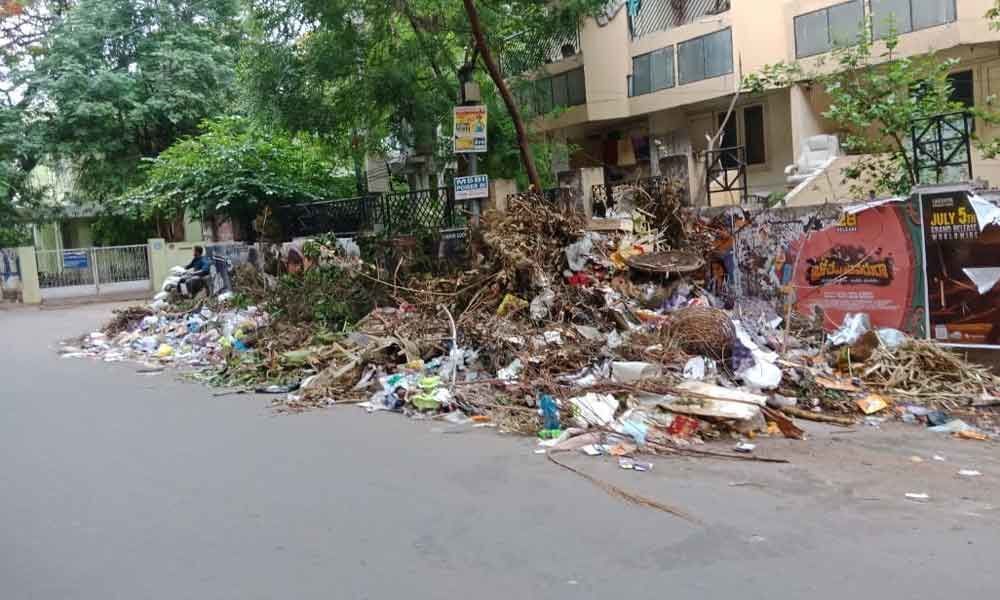 Clearing garbage on market premises a challenge