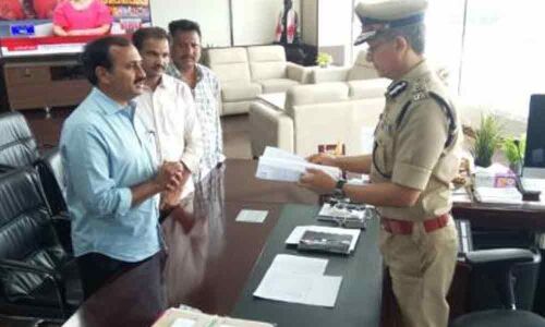 YSRCP MLA Alla Ramakrishna Reddy meets AP DGP