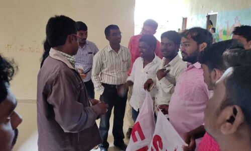 Student leaders stage dharna