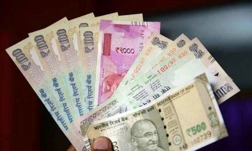 Rupee slips 11 paise to 69.05 vs USD in early trade