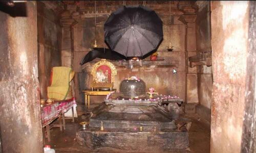 Alas! Lord Shiva needs an umbrella here