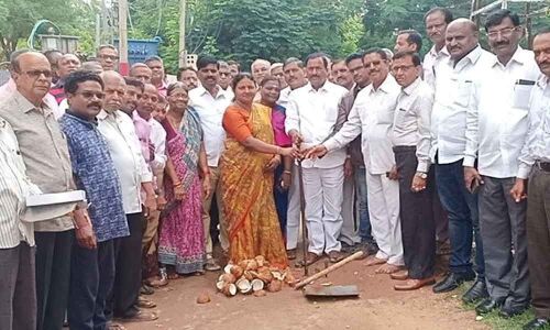MLA Bethi Subhash Reddy lays stone for CC road works