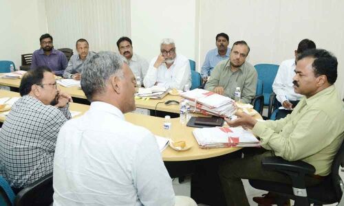 Dana meets JNTU professors on water logging issue