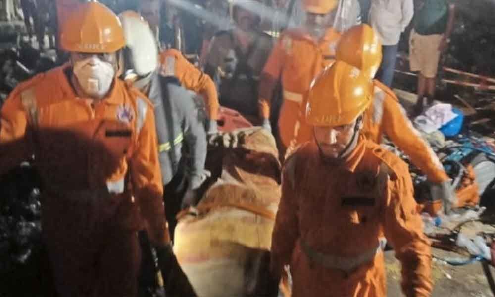 2 killed 25 missing in Maharashtra dam burst