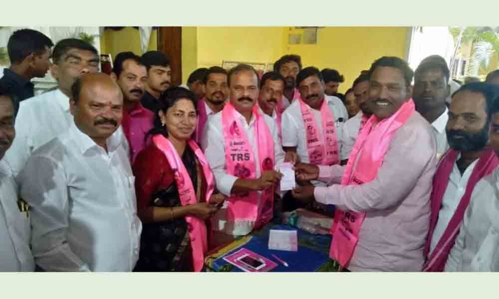 Stay committed to party and its ethos, TRS workers told in Turkapally