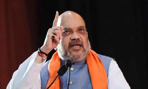 Amit Shah reprimands Delhi Police chief over Hauz Qazi clashes