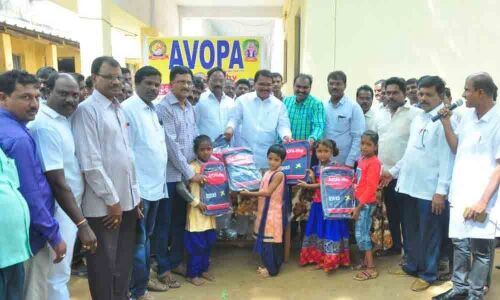 Chief Minister Relief Fund, Kalyana Lakshmi cheques distributed in Wanaparthy