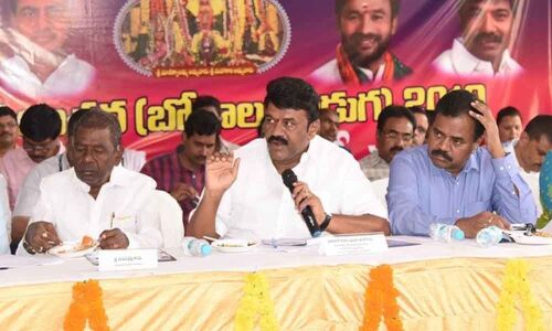 Minister Talasani reviews arrangements with officials