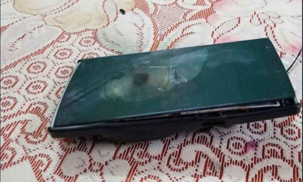 OnePlus One Smartphone caught fire, firm investigating matter