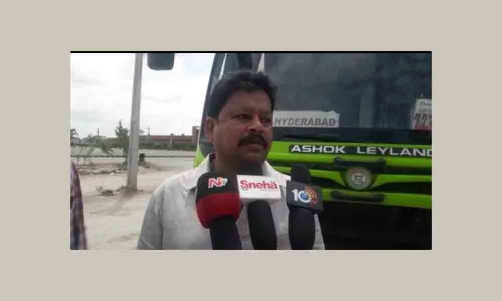 RTC bus passenger robbed of `10 lakh